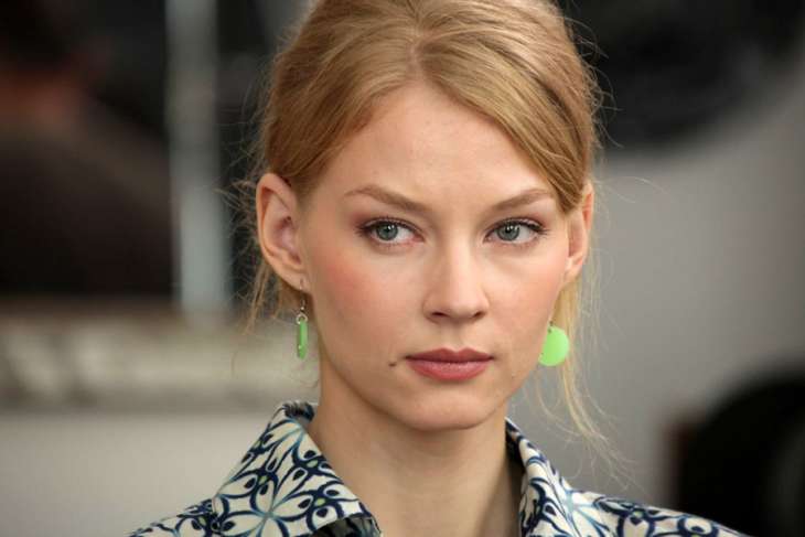 Светлана Ходченкова похвасталась фигурой в купальнике