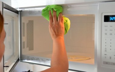 Как вымыть микроволновку до блеска: пять основных советов