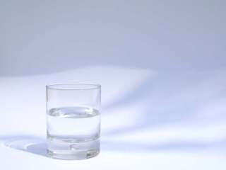 Замінять 8 склянок води: які продукти найкраще заповнять нестачу вологи в організмі
