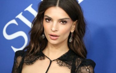 Эмили Ратаковски впервые за долгое время вышла в свет с мужем 
