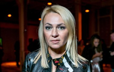 «Тётка с чемоданами»: в сети высмеяли новые фото Яны Рудковской