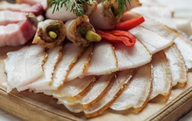 Когда можно есть старое сало и как улучшить его вкус