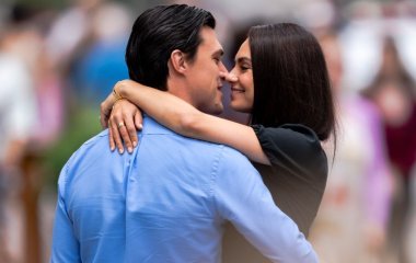 Мила Кунис была замечена за поцелуями не с Эштоном Катчером