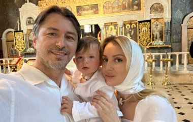 Сергій Притула похрестив сина в пошкодженій від обстрілу Києво-Печерській Лаврі і показав щемливі фото