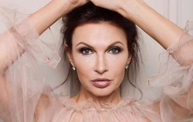 Эвелина Блёданс не может натешиться своим прекрасным сыном