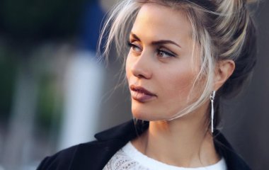 Виктория Боня блистала в декольтированном мини собственного дизайна