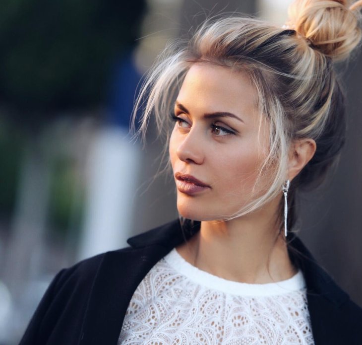 Виктория Боня блистала в декольтированном мини собственного дизайна