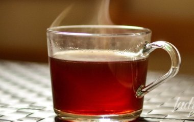 Чому не варто пити чай і каву в літаку: стюардеса розкрила тривожну правду