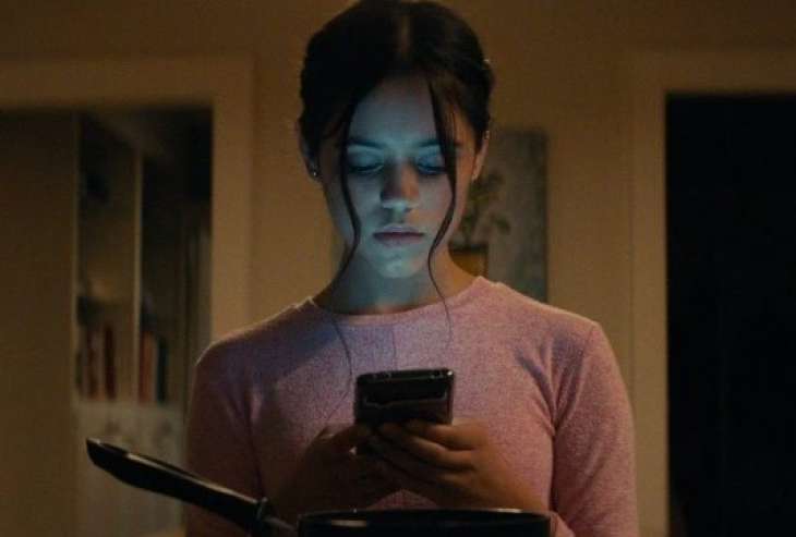 Мелисса Баррера отстранена от съемок фильма «Крик 7»