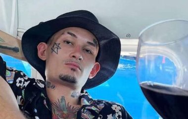 Кальян и пьянство: как ведут себя звезды в аэропортах 