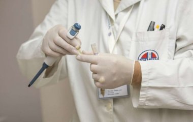Медики назвали первые симптомы онкологии