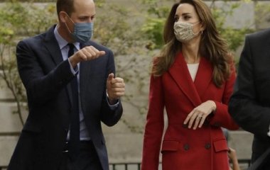 «У кого техника лучше?»: Кейт Миддлтон и принц Уильям неожиданно сыграли в футбол