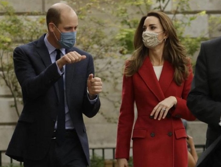 «У кого техника лучше?»: Кейт Миддлтон и принц Уильям неожиданно сыграли в футбол