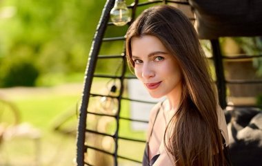 Христину Соловій жорстко рознесли за фото в полі маків: що з ними не так і як відреагувала співачка