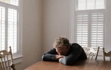 Підвищений тиск: кардіолог пояснює, як стрес призводить до появи гіпертонії