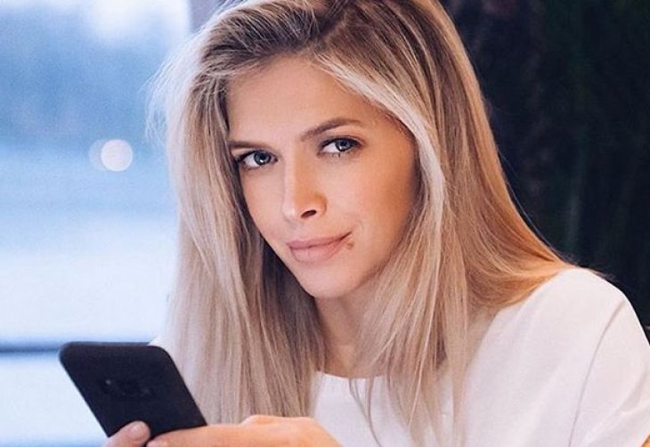 Вера Брежнева посетила художественную выставку