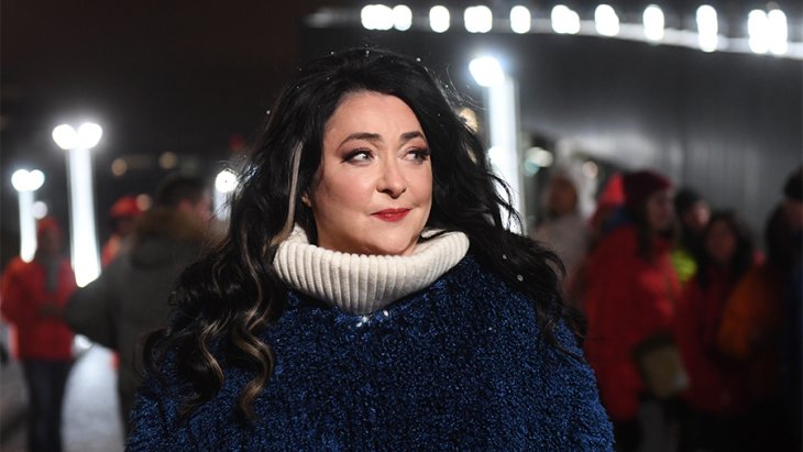 Лолита в провокационном купальнике попросила называть себя гей-иконой