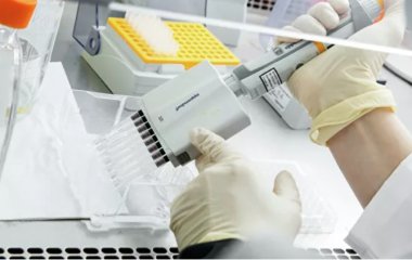 Вчені розповіли про зв'язок фарби для волосся та раку молочної залози