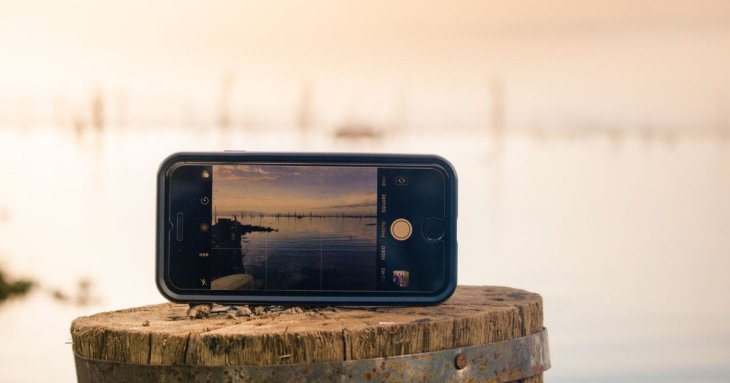 Що означає жовта квітка в камері iPhone: коли вона з’являється і як її вимкнути