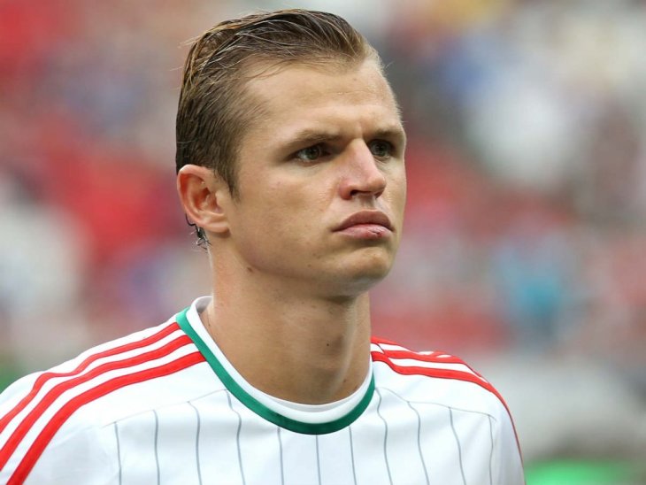 Дмитрий Тарасов оставил беременную жену с ребенком