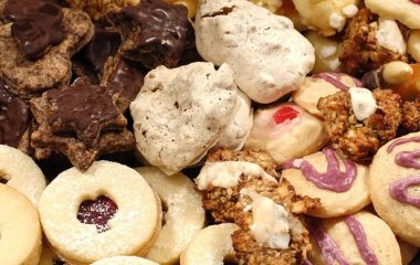 Психотерапевт розкрила причину непереборної тяги до солодкого