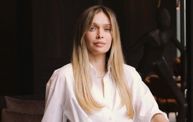 Віра Брежнєва показалась із мамою-красунею та донькою і розкрила, як із ними 44-річчя святкувала
