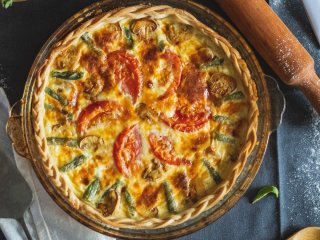 Элементарный киш с курицей и овощами для сытного обеда: как приготовить