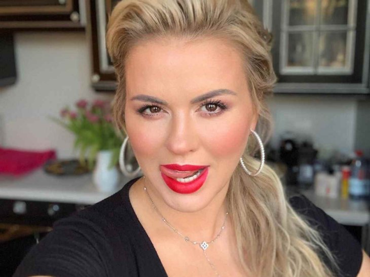 Анну Семенович застали за поцелуем с Дмитрием Губерниевым