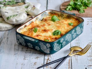 Запеканка с курицей, сыром и луком по-французски: сытное блюдо для всей семьи