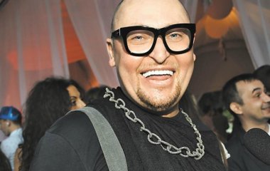 Певец Шура может оказаться на улице