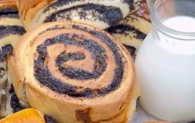 Випічка для гарного настрою: рецепт міні-булочок із маком
