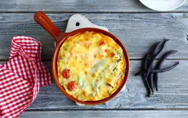 Топинамбур с куриными стрипсами с соусом из перги