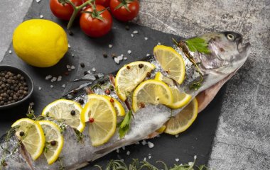 Чому рибу треба готувати саме з лимоном: професійні кухарі розкрили свій секрет