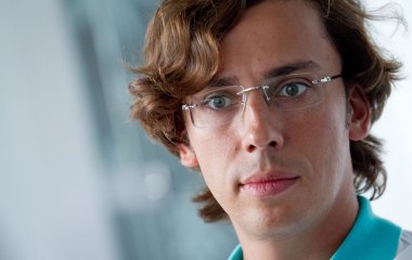 Максим Галкин позировал с оголенным торсом