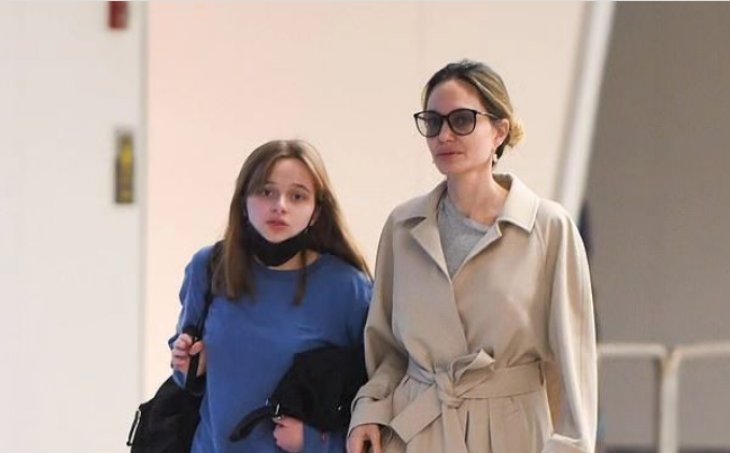 В туфлях и стильном плаще: Анджелина Джоли продемонстрировала осенний образ