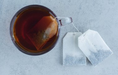 Засипте сіллю використані чайні пакетики — і позбудетеся двох серйозних побутових проблем