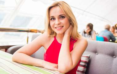 Лилия Ребрик показала, чем занимаются ведущие во время рекламы