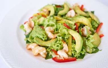 Блины с салатом из креветок