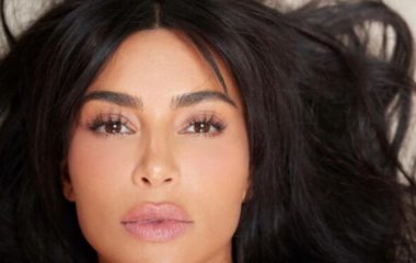 Ким Кардашьян показала, как выглядела до пластических операций