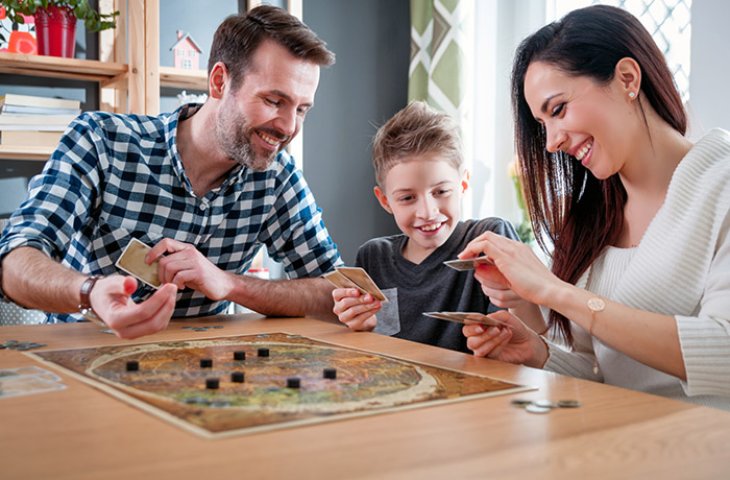 Как выбрать настольную игру для всей семьи – обзор от Color-it