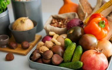 Ученые объяснили, какие овощи и ягоды помогают бороться с раком