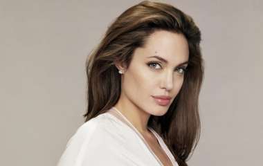 Анджелина Джоли сразила сногсшибательной улыбкой