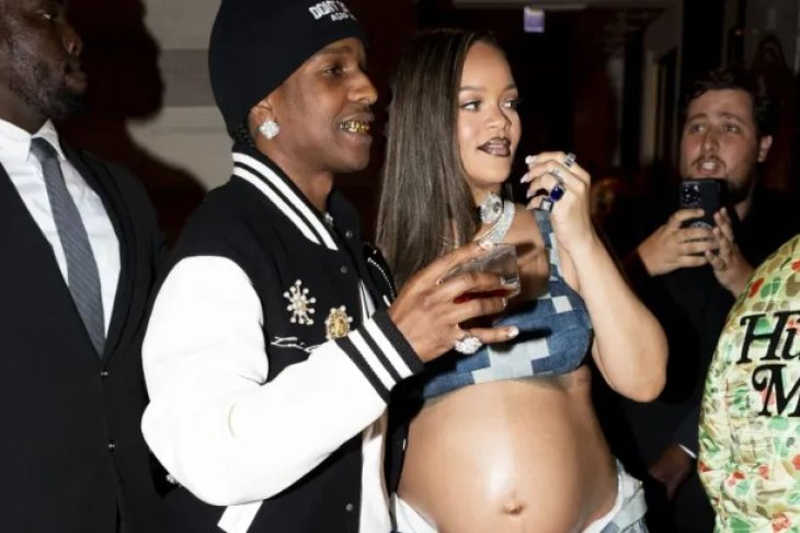 Рианна и A$AP Rocky на показе Louis Vuitton