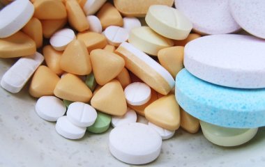 Какие таблетки нельзя делить пополам: врач рассказала об опасностях