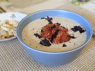 Смачний крем-суп із баклажанів: елементарний рецепт