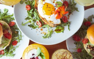 Авокадо, тунець, банани: 5 рецептів ідеальних тостів для сніданку