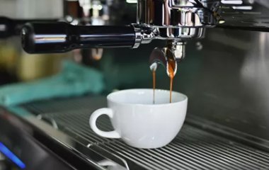 Кардіолог розповів, як кава та алкоголь впливають на серце