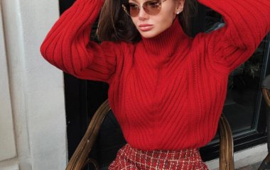 «Серия из любимых, римских»: Александра Маркина похвасталась серёжками