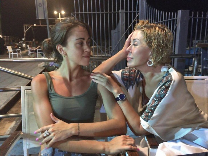 Дочь Любови Успенской покинула Россию после публичных разборок