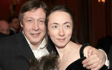 Адвокат объяснил, почему супруга Михаила Ефремова подала на развод
